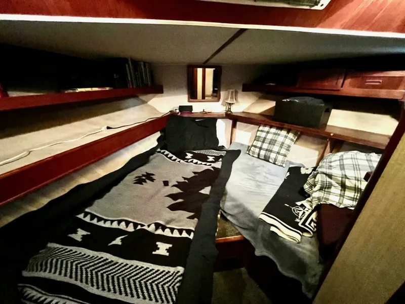 Slide: The Image of 1983 Uniflite Double Cabin 42 - 7829461