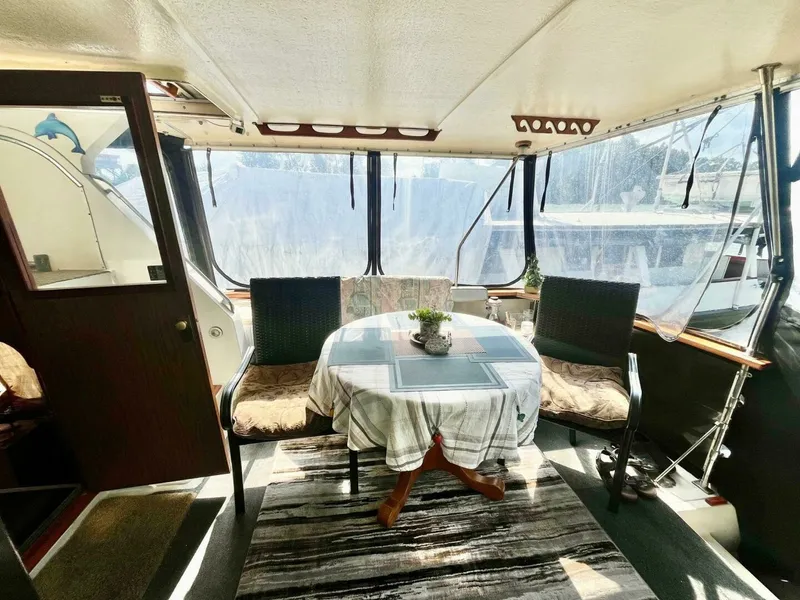 Slide: The Image of 1983 Uniflite Double Cabin 42 - 7829444