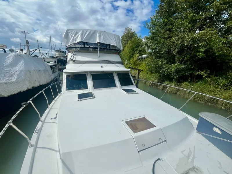 Slide: The Image of 1983 Uniflite Double Cabin 42 - 7829439