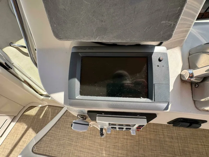 Slide: The Image of 2001 Sea Ray 340 Sundancer 34 - 7829491