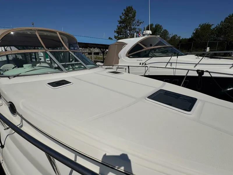 Slide: The Image of 2001 Sea Ray 340 Sundancer 34 - 7829473