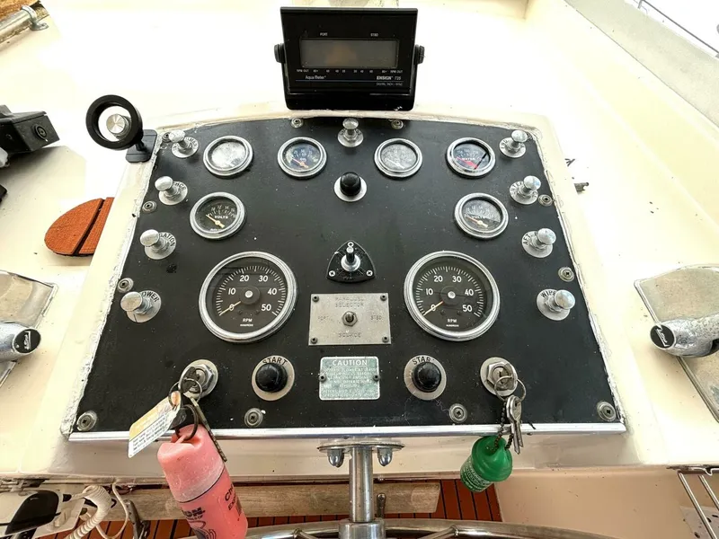 Slide: The Image of 1972 Hatteras 43DC 43 - 7829716