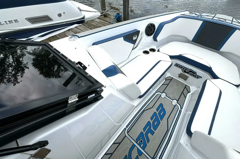Slide: The Image of 2020 Scarab 255 ID Wake 25 - 7829766