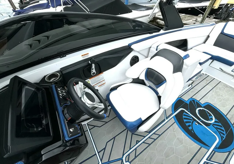 Slide: The Image of 2020 Scarab 255 ID Wake 25 - 7829759