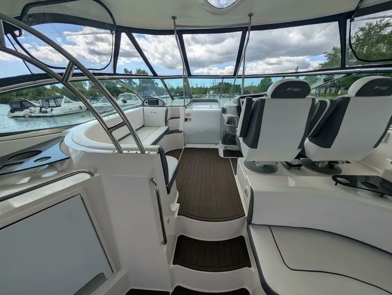 Slide: The Image of 2007 Cruisers Yachts 520 Express 52 - 7829812