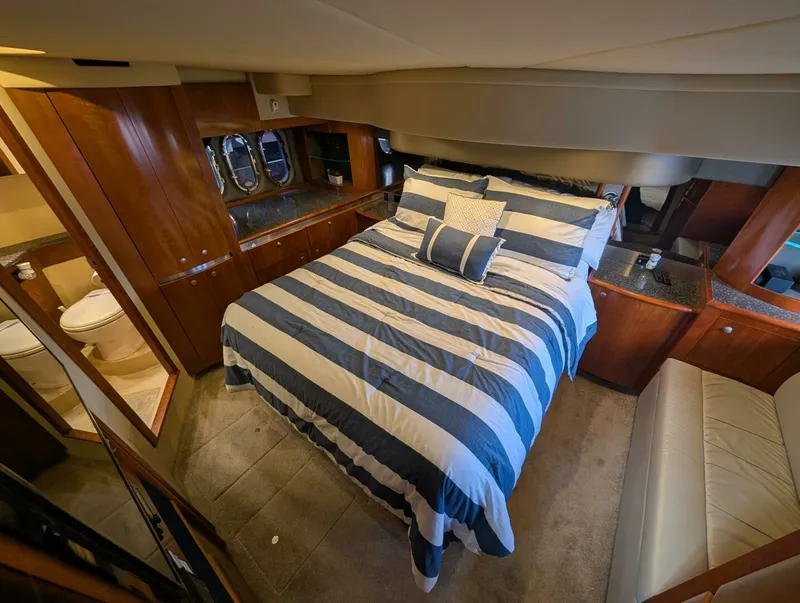Slide: The Image of 2007 Cruisers Yachts 520 Express 52 - 7829836