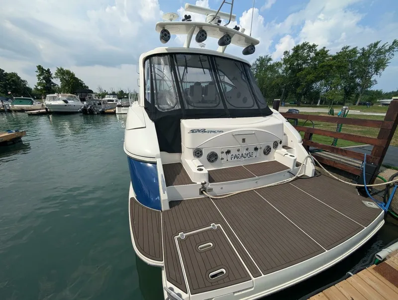 Slide: The Image of 2007 Cruisers Yachts 520 Express 52 - 7829799