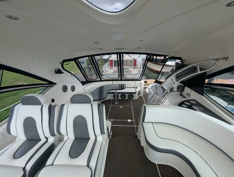 Slide: The Image of 2007 Cruisers Yachts 520 Express 52 - 7829815