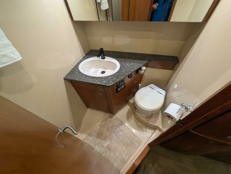 Slide: The Image of 2007 Cruisers Yachts 520 Express 52 - 7829840