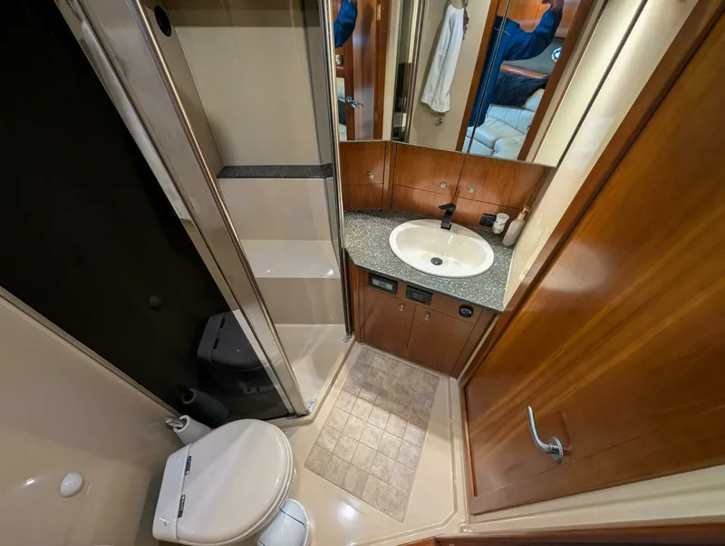 Slide: The Image of 2007 Cruisers Yachts 520 Express 52 - 7829843