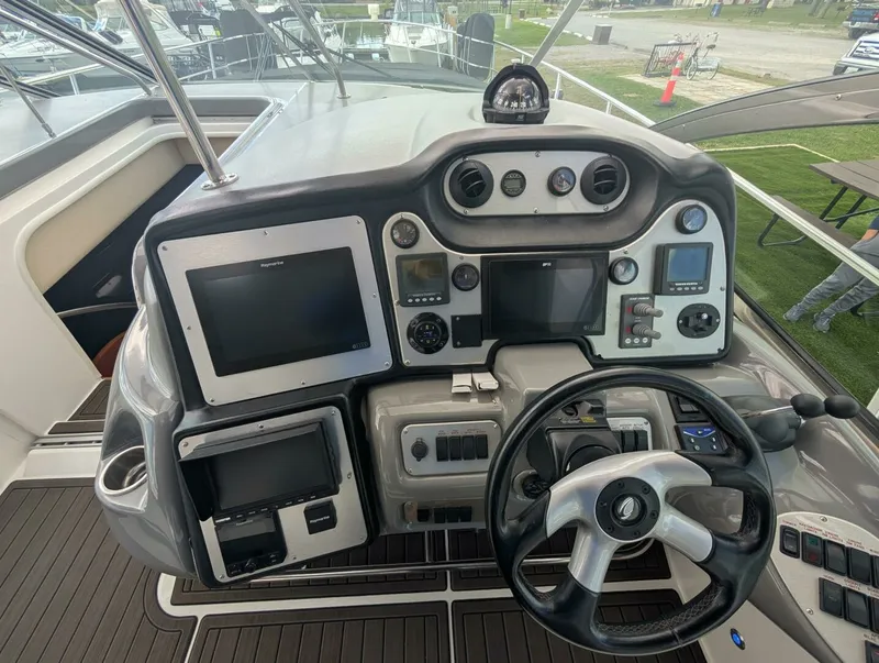 Slide: The Image of 2007 Cruisers Yachts 520 Express 52 - 7829818