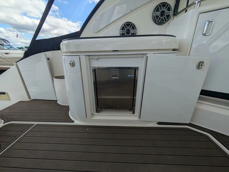 Slide: The Image of 2007 Cruisers Yachts 520 Express 52 - 7829806