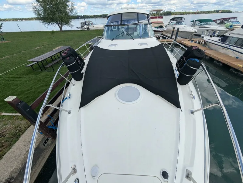 Slide: The Image of 2007 Cruisers Yachts 520 Express 52 - 7829796