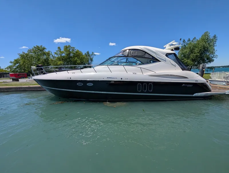 Slide: The Image of 2007 Cruisers Yachts 520 Express 52 - 7829789