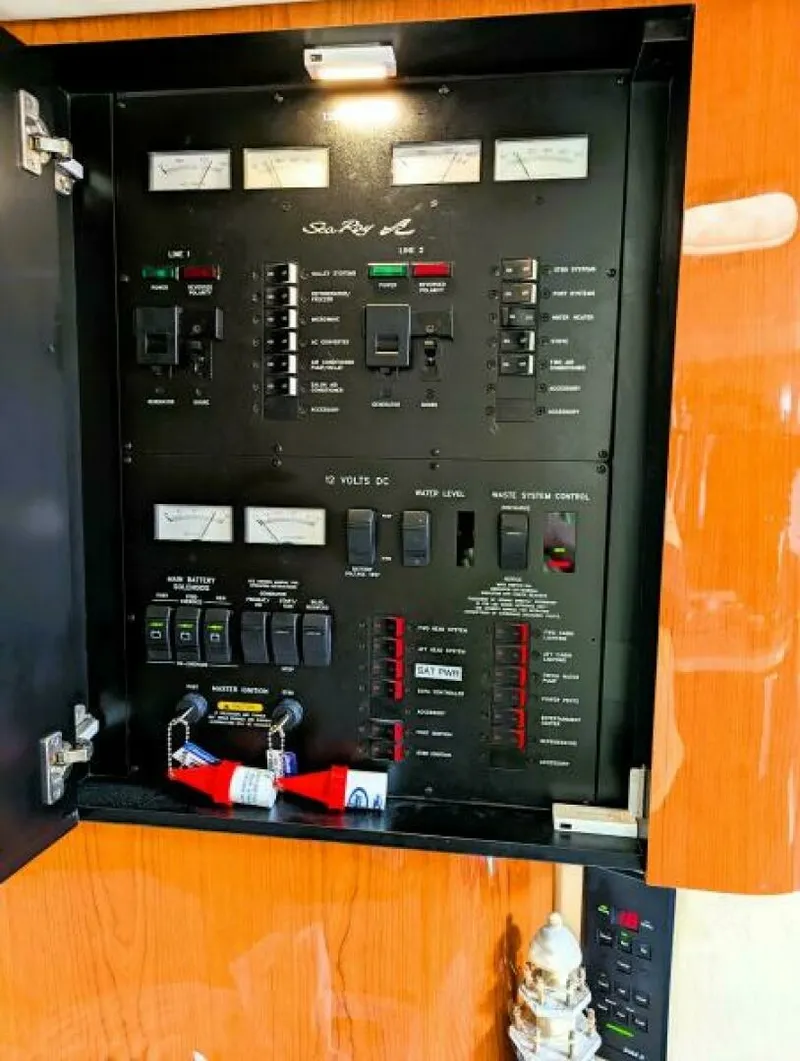 Slide: The Image of 2000 Sea Ray 410 SUNDANCER 41 - 7829887