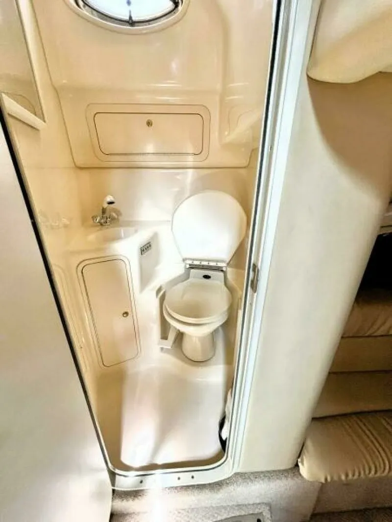 Slide: The Image of 2000 Sea Ray 410 SUNDANCER 41 - 7829877