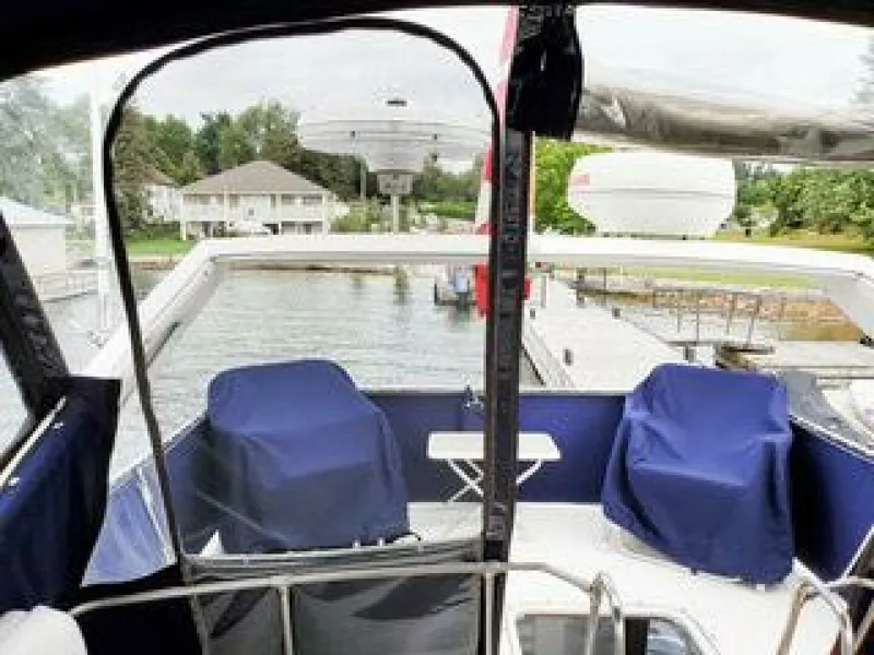 Slide: The Image of 1986 Bayliner 3270 32 - 7829907