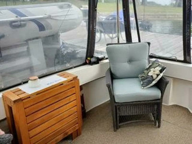 Slide: The Image of 1986 Bayliner 3270 32 - 7829910