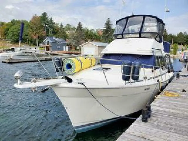 The Image of 1986 Bayliner 3270 32 - 7829898