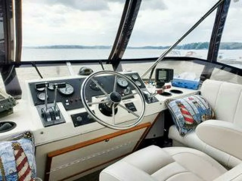 Slide: The Image of 1986 Bayliner 3270 32 - 7829914