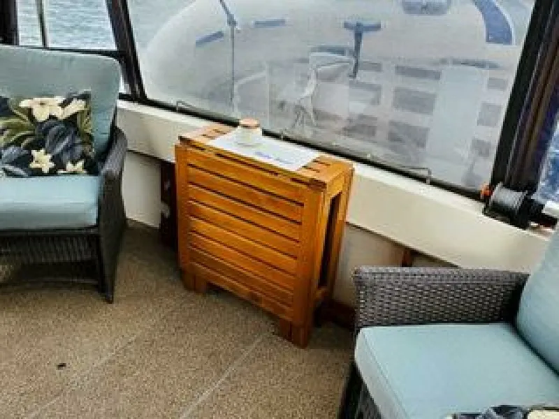 Slide: The Image of 1986 Bayliner 3270 32 - 7829909