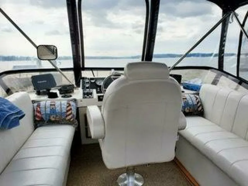 Slide: The Image of 1986 Bayliner 3270 32 - 7829912