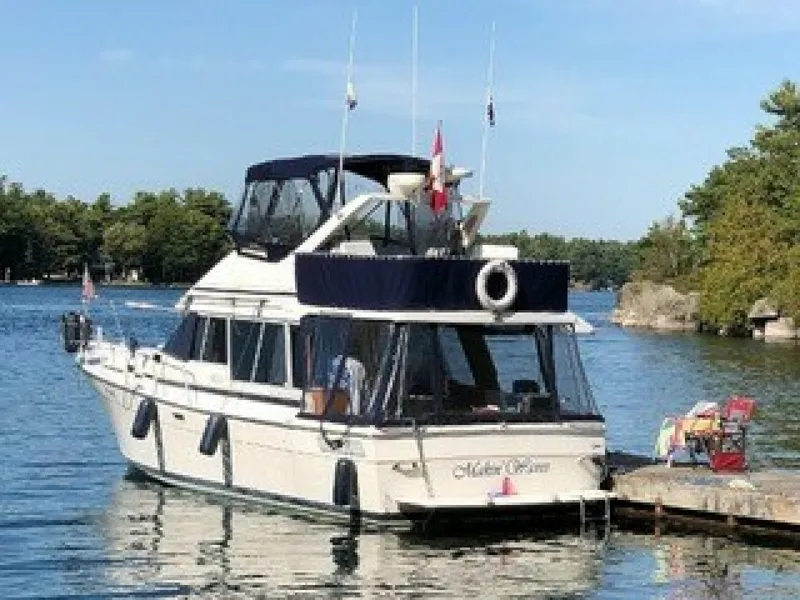 Slide: The Image of 1986 Bayliner 3270 32 - 7829900