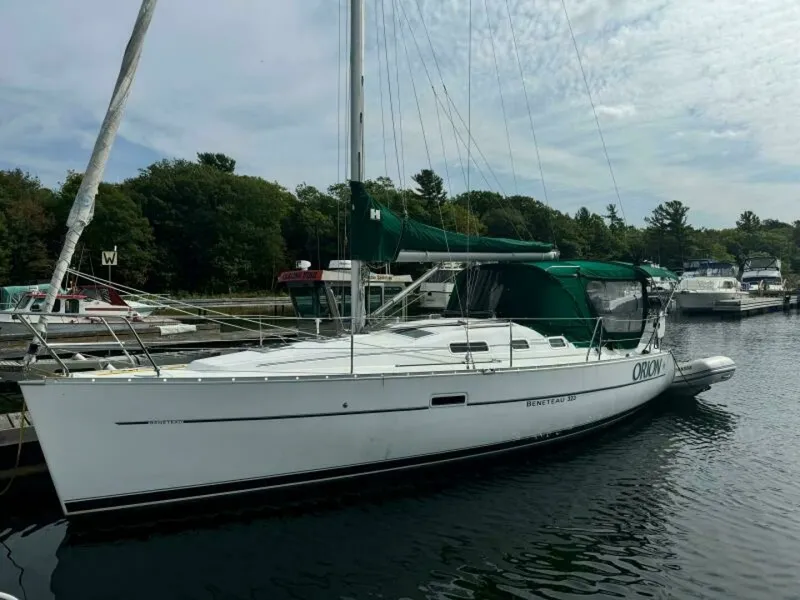 The Image of 2004 Beneteau 323 32 - 7829926
