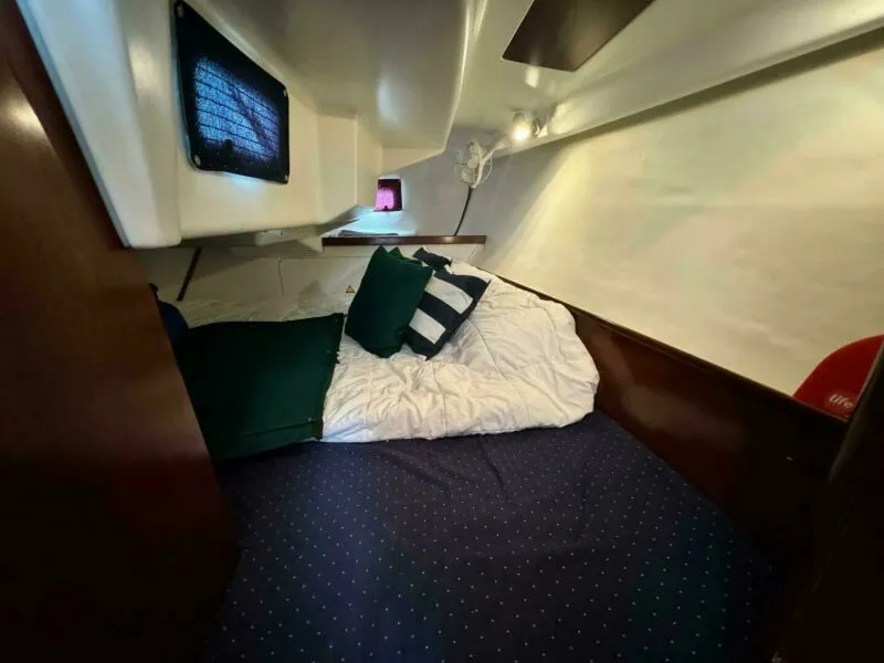Slide: The Image of 2004 Beneteau 323 32 - 7829962