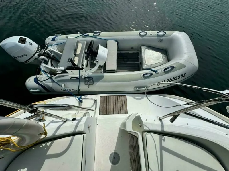 Slide: The Image of 2004 Beneteau 323 32 - 7829940