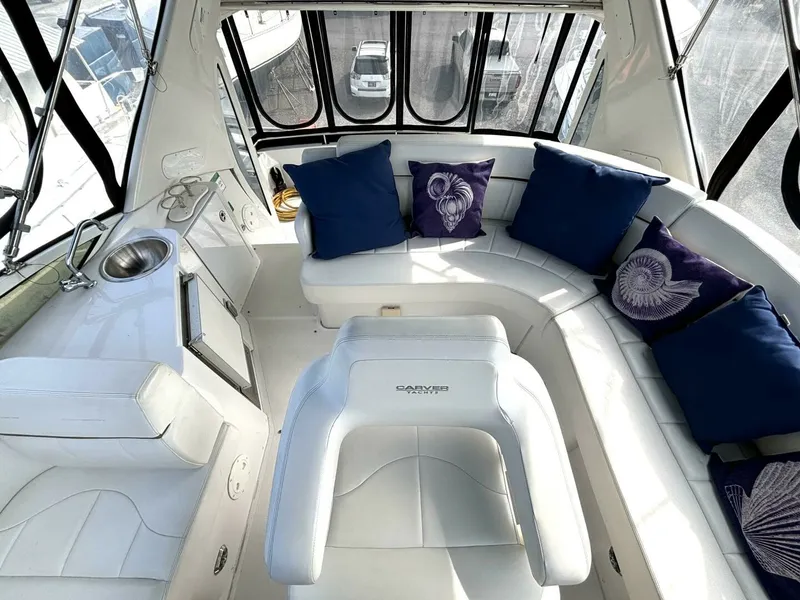 Slide: The Image of 2003 Carver 396 Motor Yacht 39 - 7829994