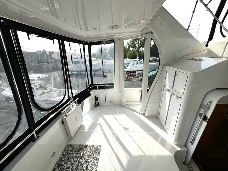 Slide: The Image of 2003 Carver 396 Motor Yacht 39 - 7829985