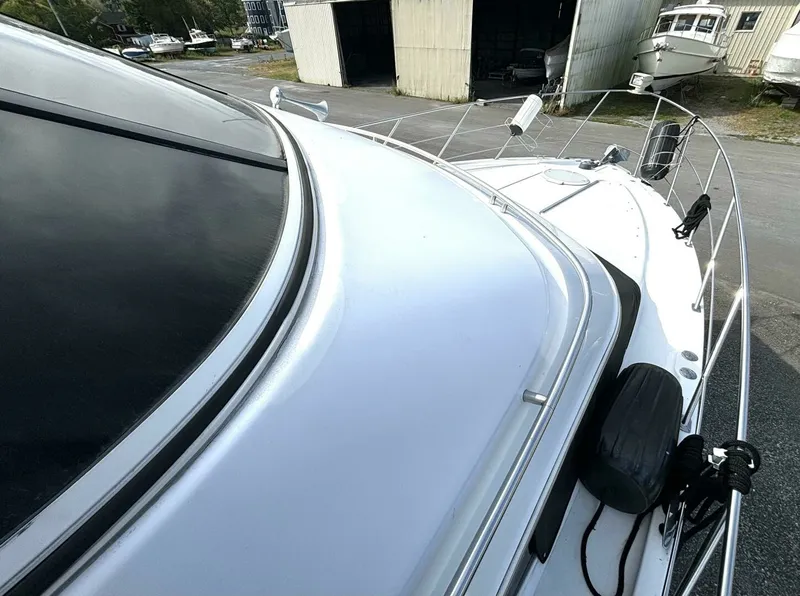 Slide: The Image of 2003 Carver 396 Motor Yacht 39 - 7829980