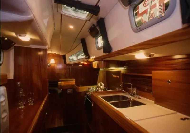 Slide: The Image of Beneteau 44 Center Cockpit - Sistership Brochure - 7831083
