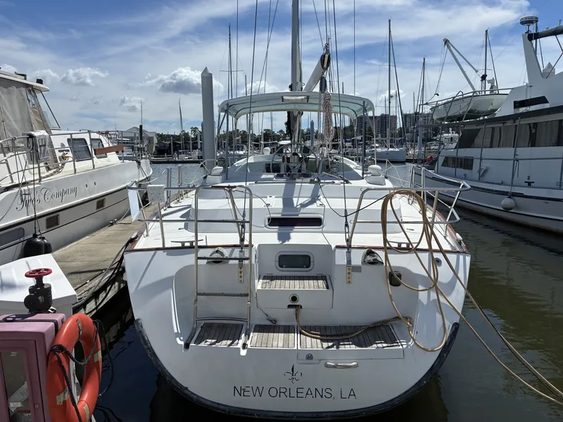 Slide: The Image of Beneteau 44 Center Cockpit - 8051962
