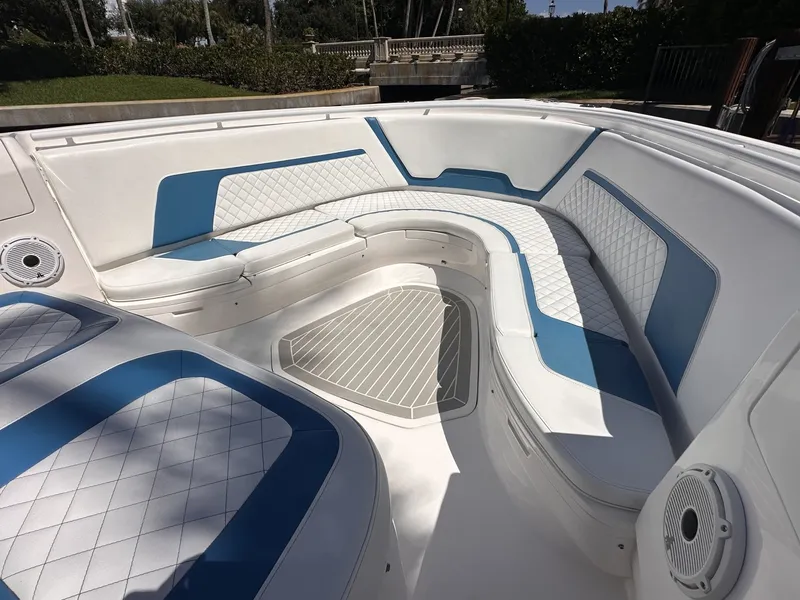 Slide: The Image of Intrepid 407 Panacea 2020 - 7831184