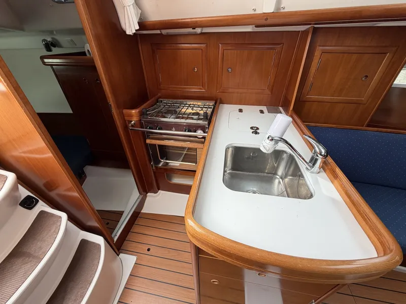 Slide: The Image of Beneteau 33 2004 - 7831231