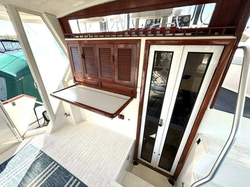 Slide: The Image of 1987 Viking Motor Yacht 44 - 7832342