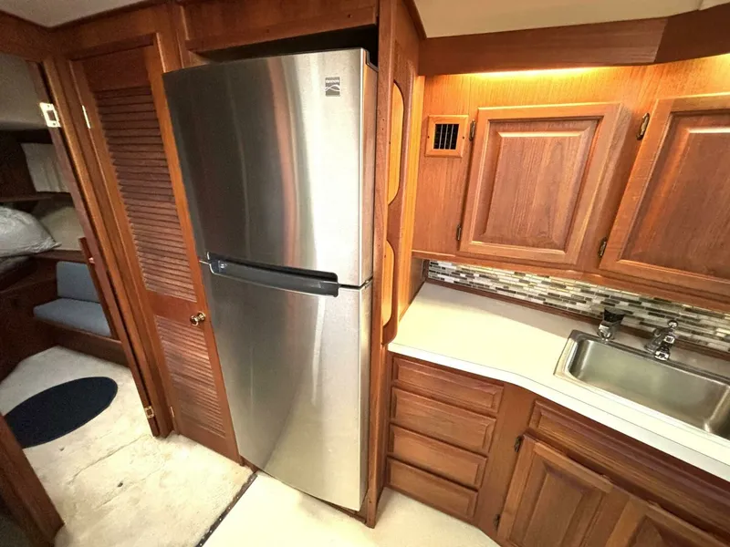 Slide: The Image of 1987 Viking Motor Yacht 44 - 7832371