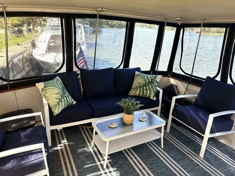 Slide: The Image of 1987 Viking Motor Yacht 44 - 7832340