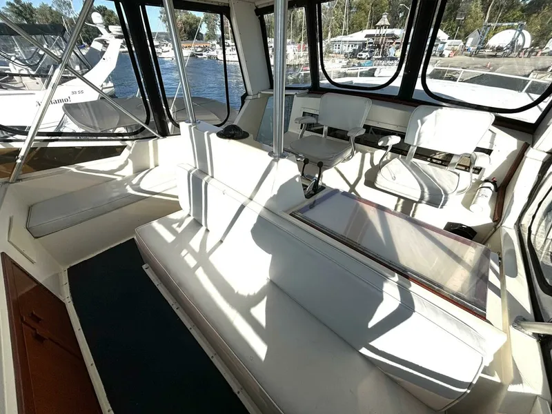 Slide: The Image of 1987 Viking Motor Yacht 44 - 7832355