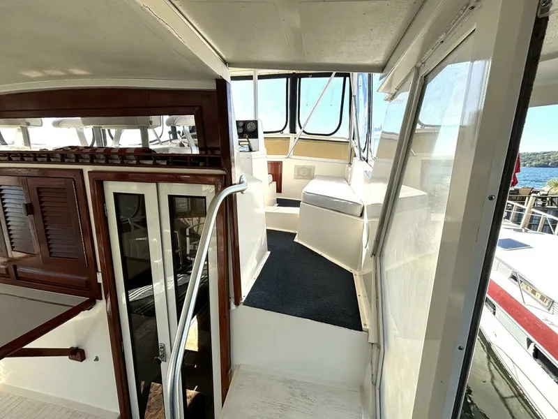 Slide: The Image of 1987 Viking Motor Yacht 44 - 7832344