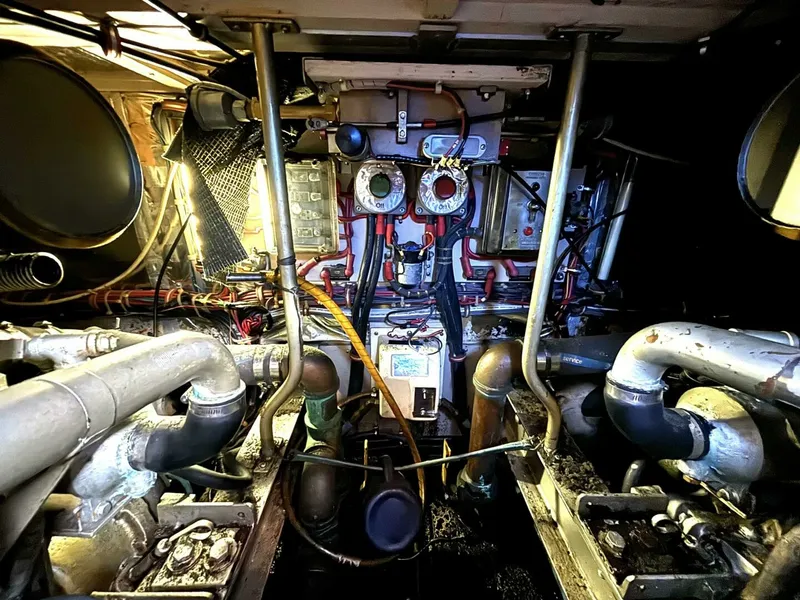 Slide: The Image of 1987 Viking Motor Yacht 44 - 7832389
