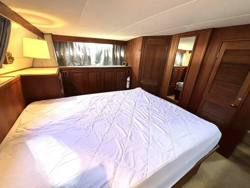 Slide: The Image of 1987 Viking Motor Yacht 44 - 7832379