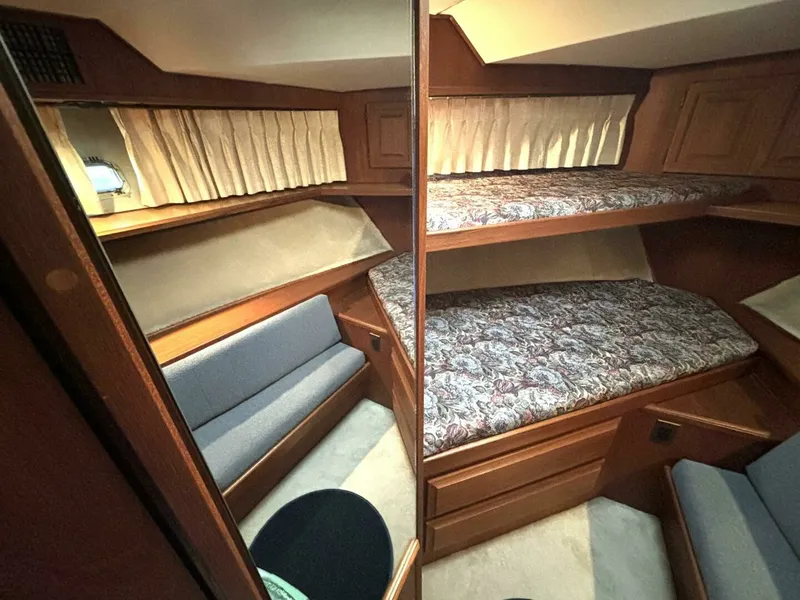 Slide: The Image of 1987 Viking Motor Yacht 44 - 7832373