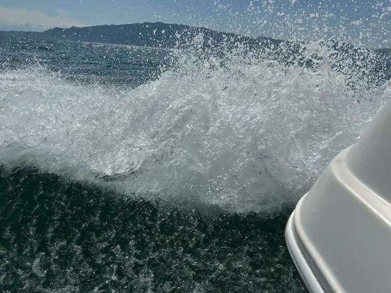Slide: The Image of 2003 Monterey 302 Cruiser 32 - 7832446