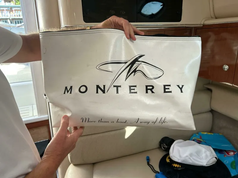 Slide: The Image of 2003 Monterey 302 Cruiser 32 - 7832445