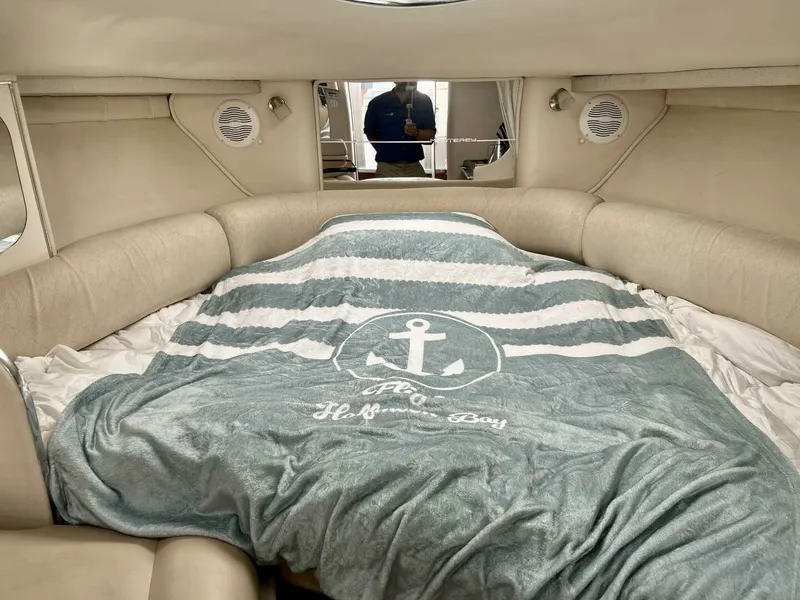 Slide: The Image of 2003 Monterey 302 Cruiser 32 - 7832439