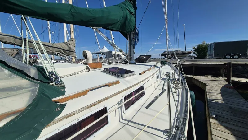 Slide: The Image of 1981 Niagara 35 Classic 35 - 7832466