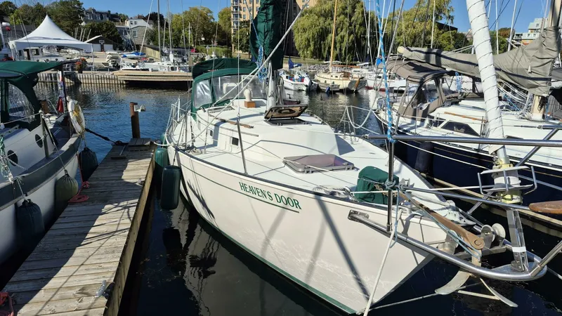 Slide: The Image of 1981 Niagara 35 Classic 35 - 7832462